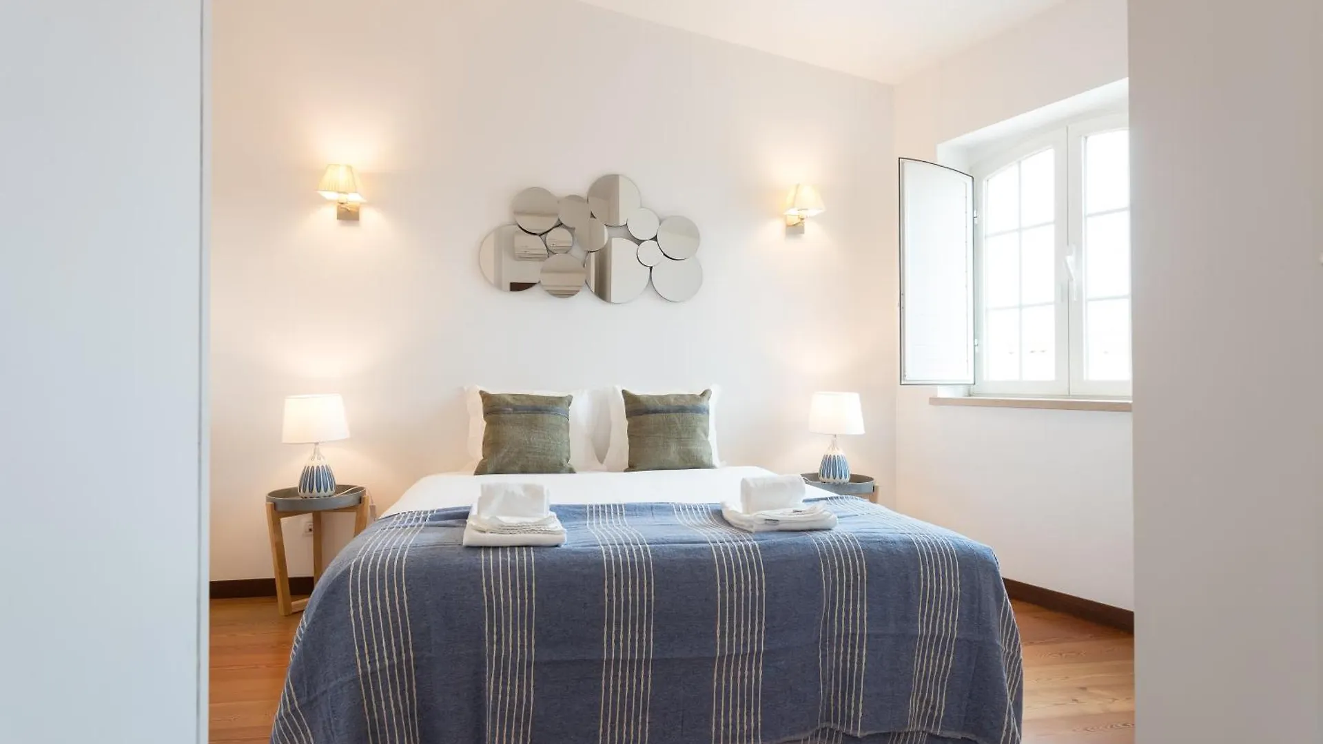 Alfama Modern Two Bedroom Apartment W River View And Parking By Lu Holidays Lisboa