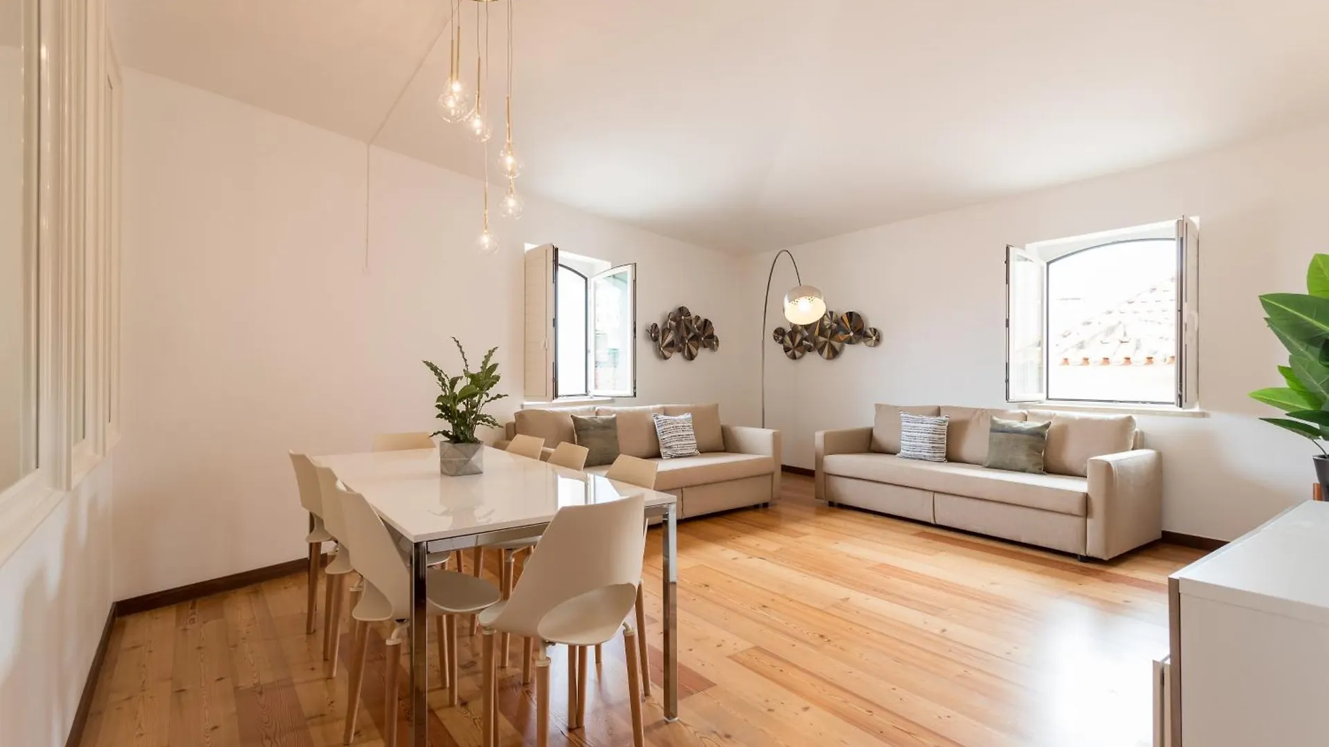 Alfama Modern Two Bedroom Apartment W River View And Parking By Lu Holidays Lisboa Portugália