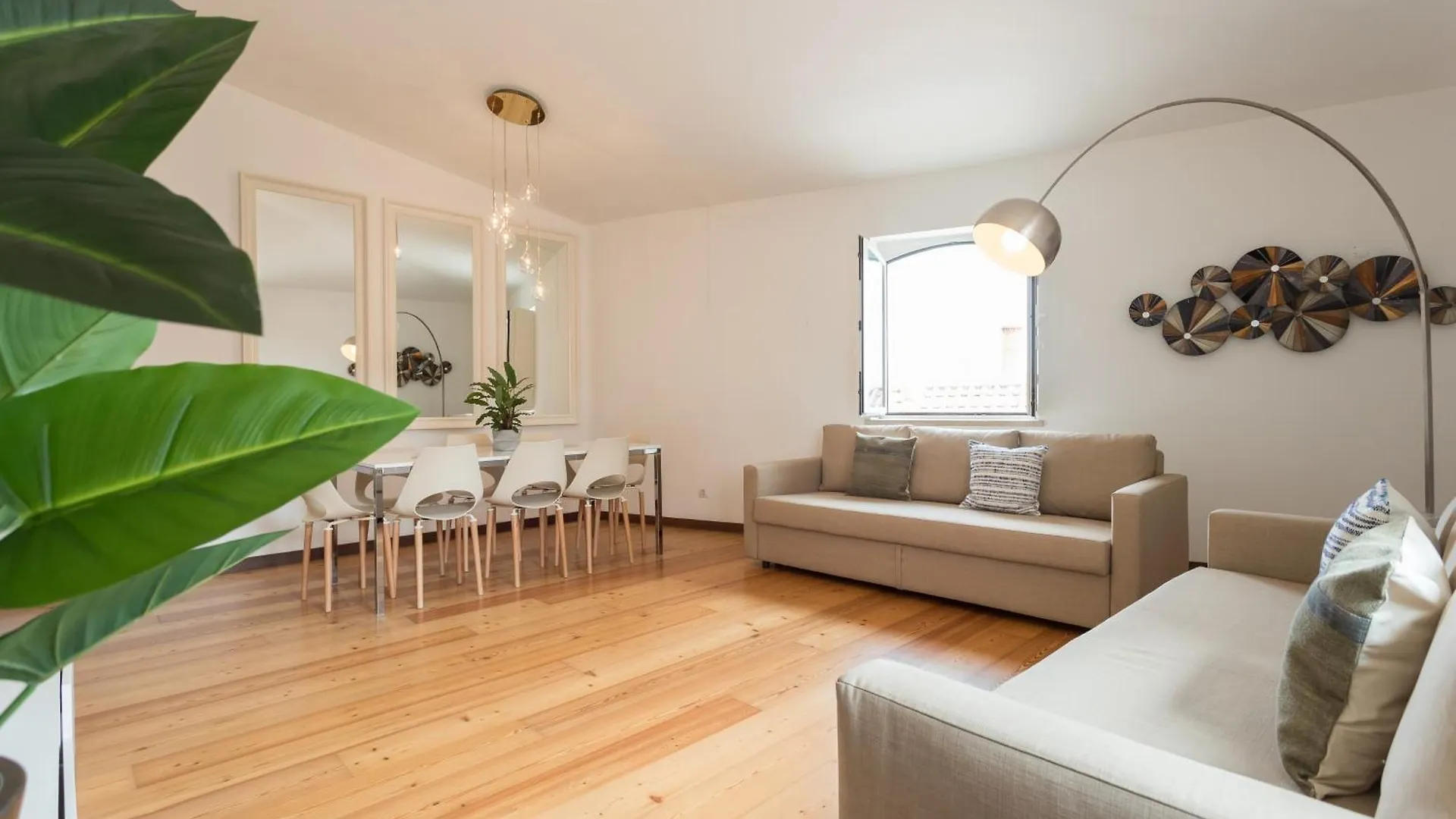 Alfama Modern Two Bedroom Apartment W River View And Parking By Lu Holidays Lissabon 0*,  Portugal